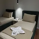 Deluxe New Bazaar Apartamento Tirana