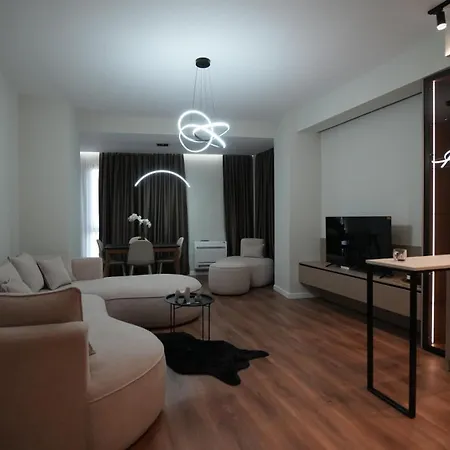 Deluxe New Bazaar Apartment