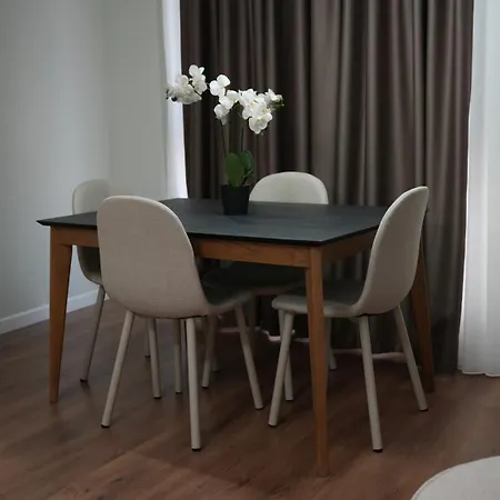 Deluxe New Bazaar Tirana